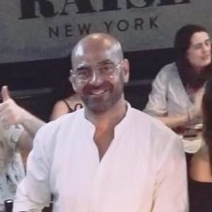 Meet your Posher, Carlo